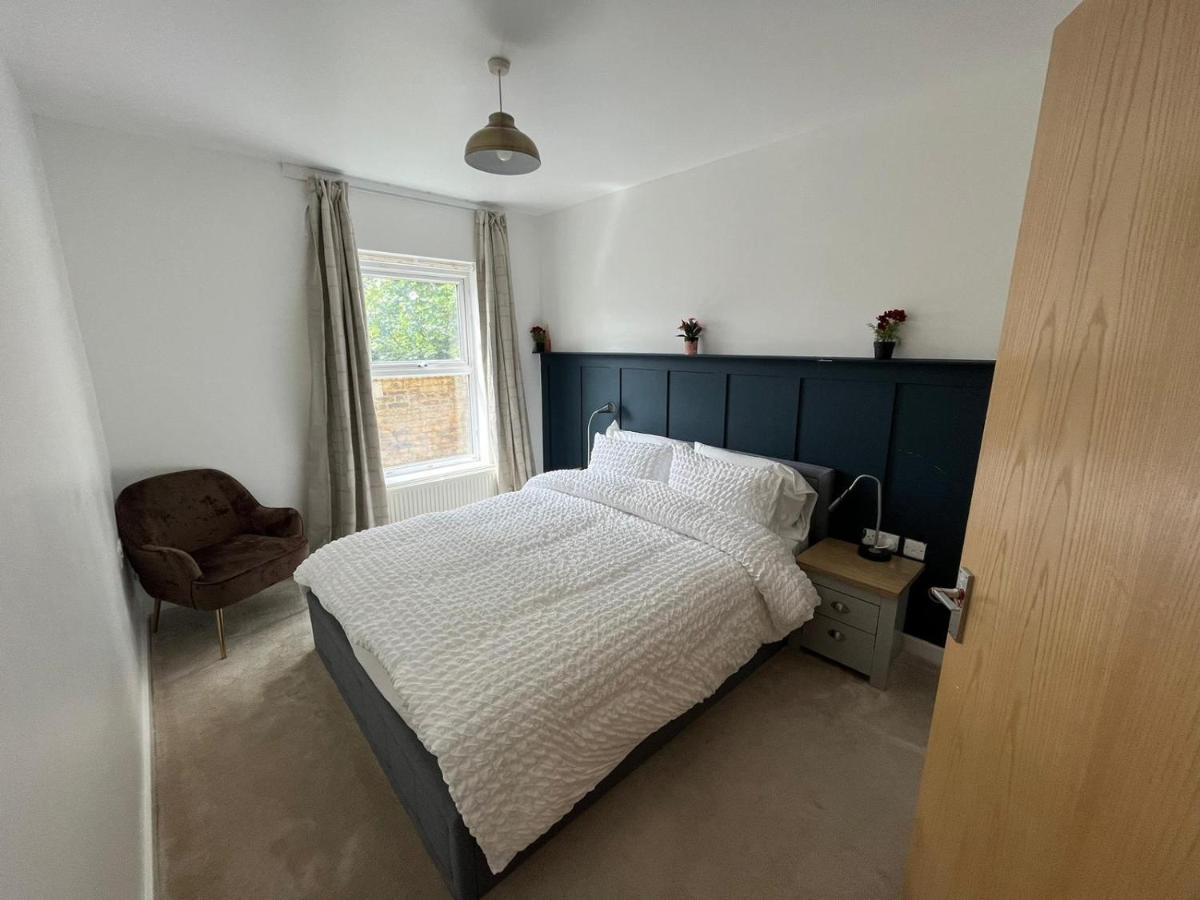 Kent, Dartford Station Apartments Екстериор снимка