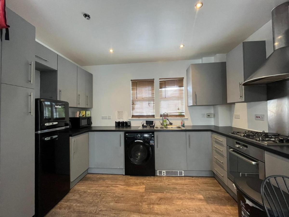 Kent, Dartford Station Apartments Екстериор снимка
